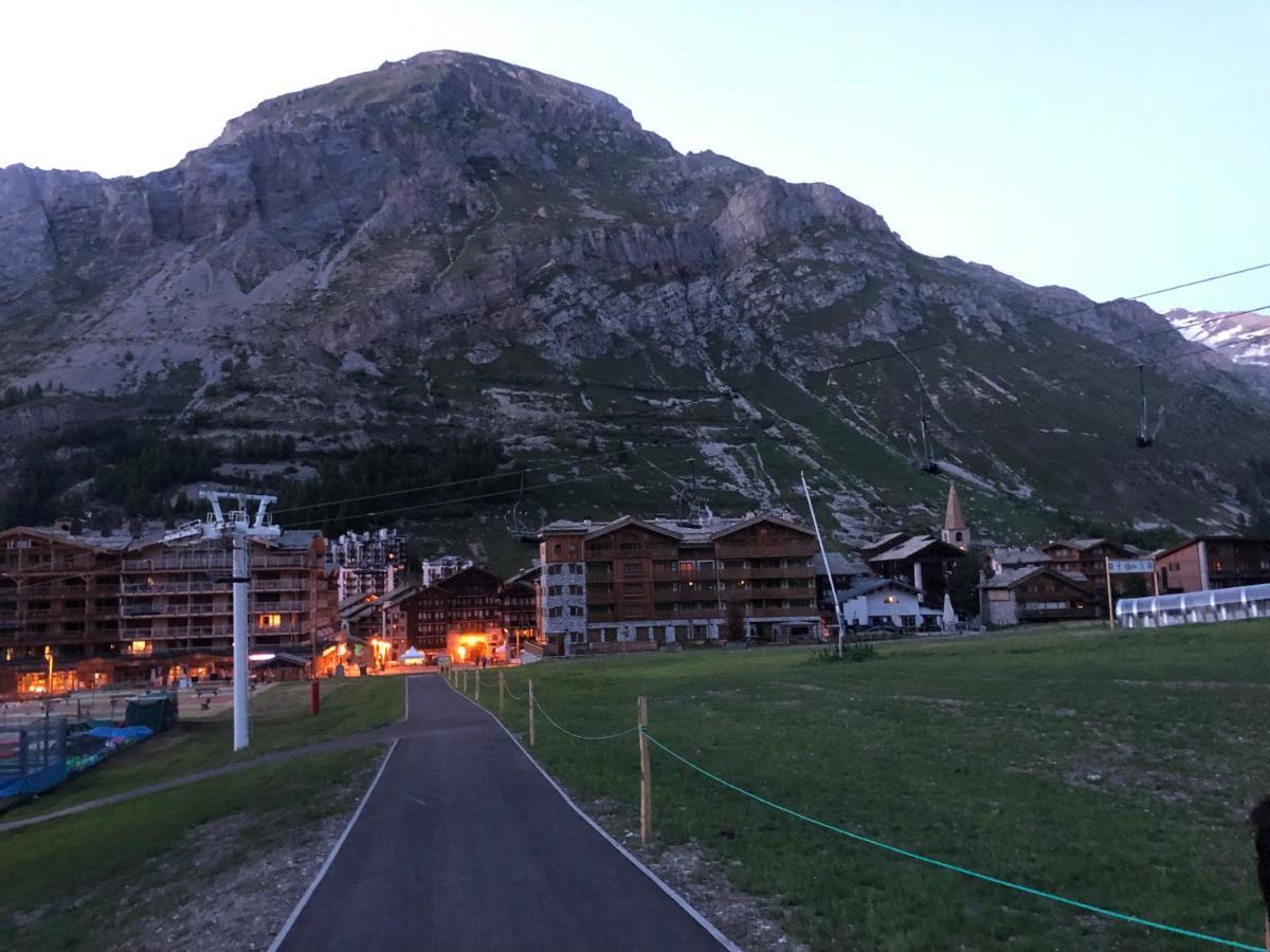 Val-dʼIsère Magnifique Petit Studio 2-3 Personnes Dans L'Hyper Centre Skis Aux Pieds Vue Front De Neige מראה חיצוני תמונה